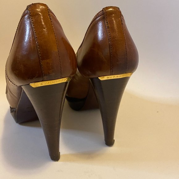 Burberry Classic Pumps - Picture 5 of 5